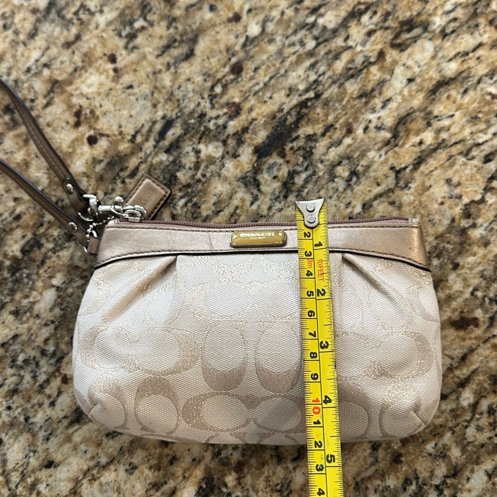 Coach Signature Pleated Wristlet in khaki and gold. EUC - Picture 12 of 12